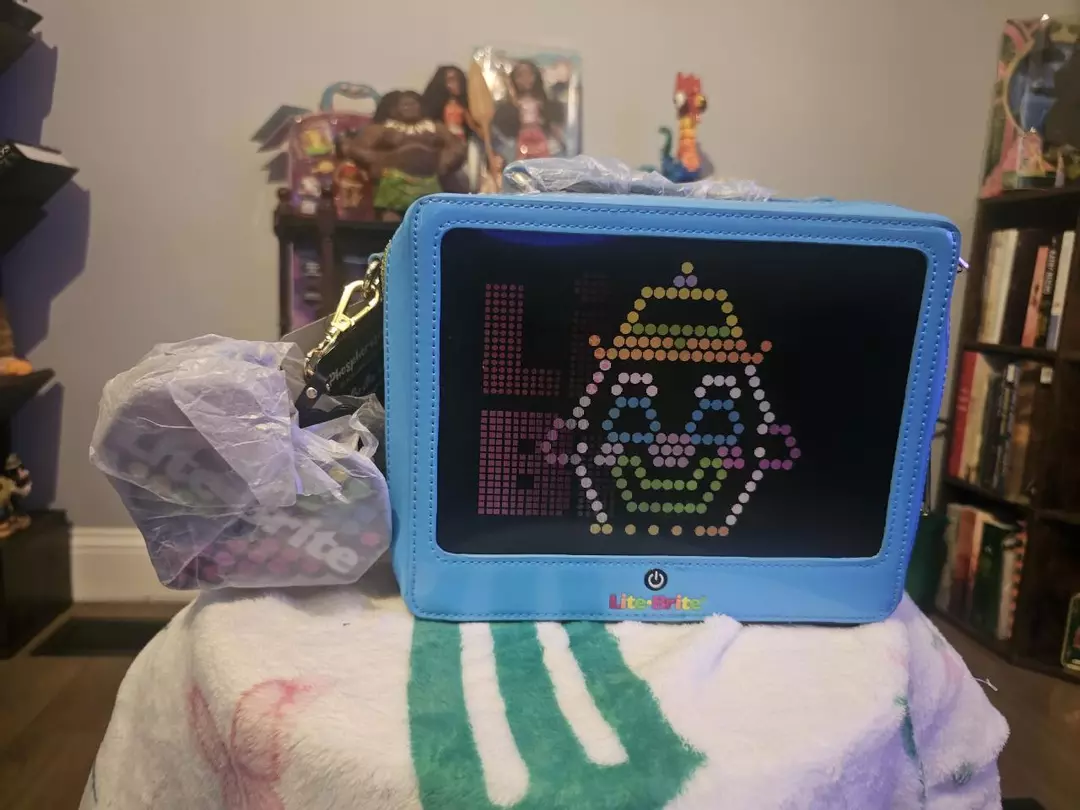 Hasbro
Lite-Brite Lenticular Glow Crossbody Bag with Coin Bag thumbnail