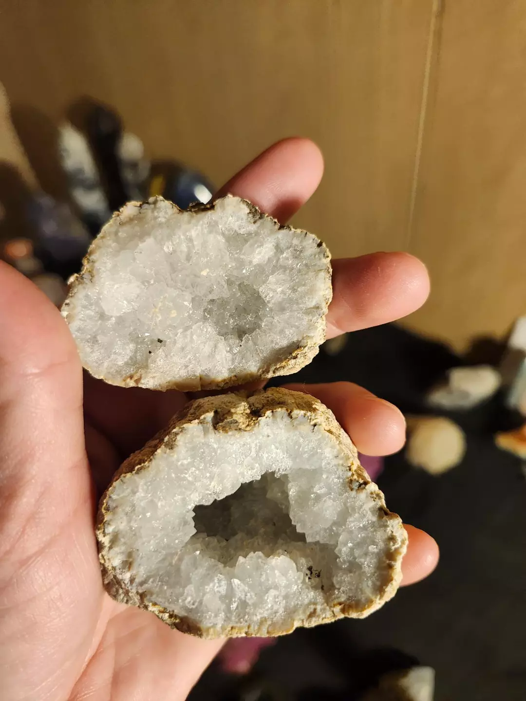 🔮 Medium Quartz Geode 🔮 thumbnail