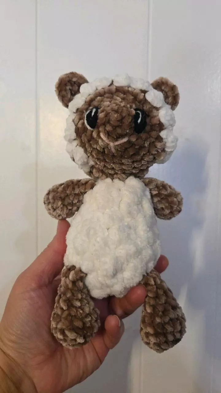Little Lamb crocher plushie thumbnail