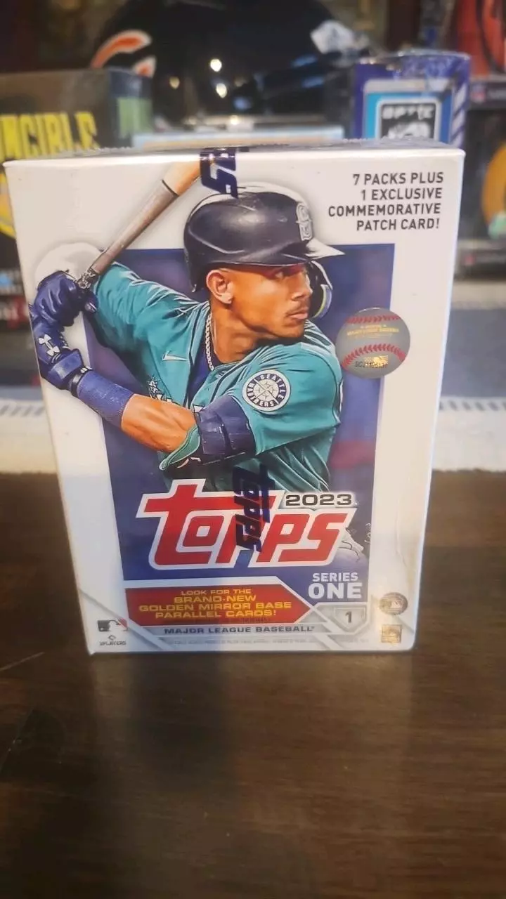 Topps 2023 baseball - 14 card pack thumbnail