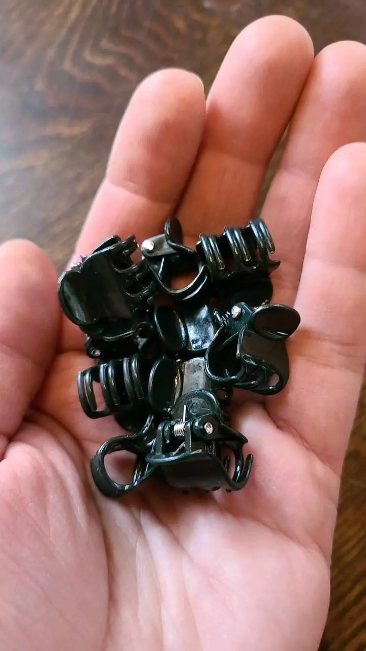 20ea Dark Green Flower/ Orchid/ Hoya Plastic Clips thumbnail