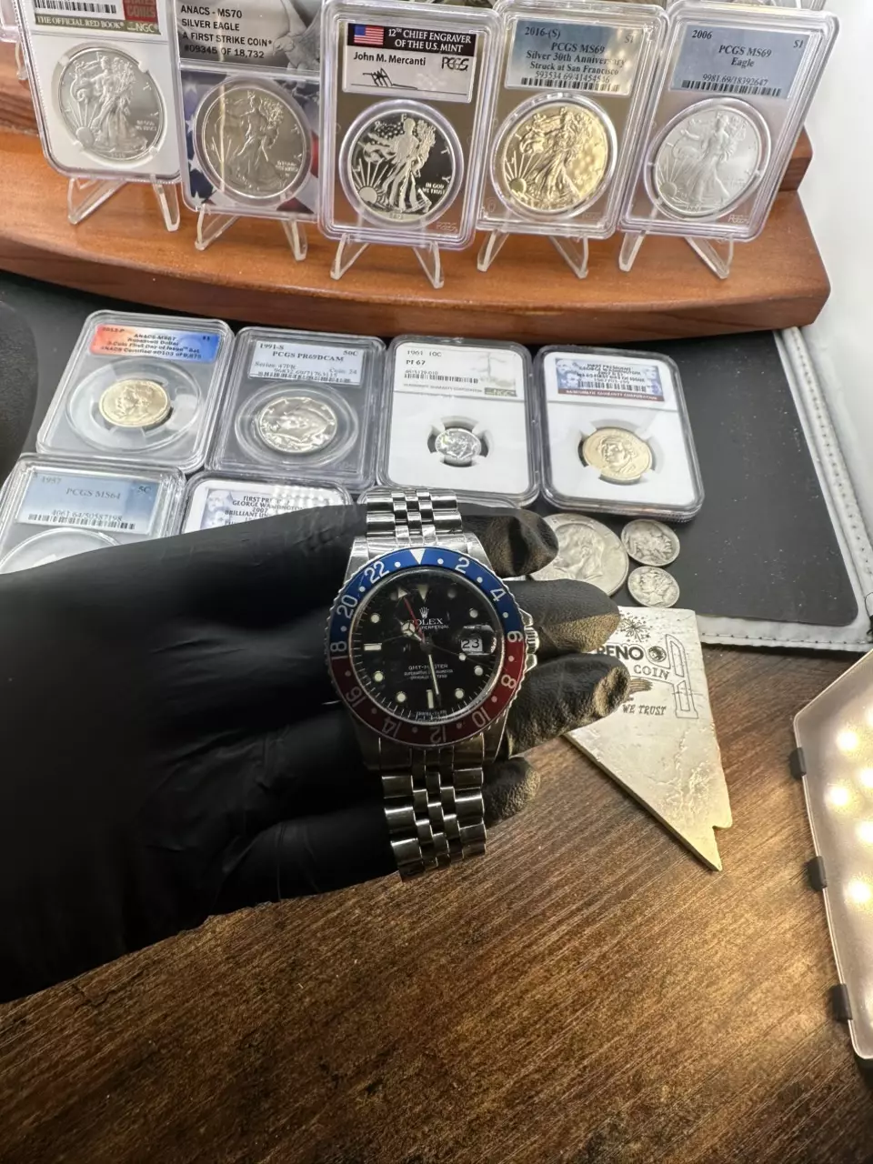 Ref 16750 GMT Master Pepsi Rolex thumbnail