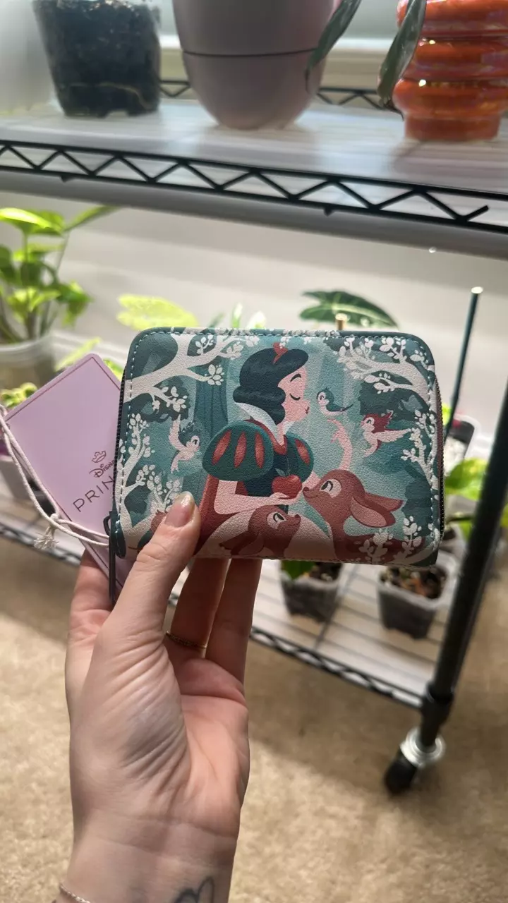NWT Snow White Soft Tag Loungefly Wallet thumbnail