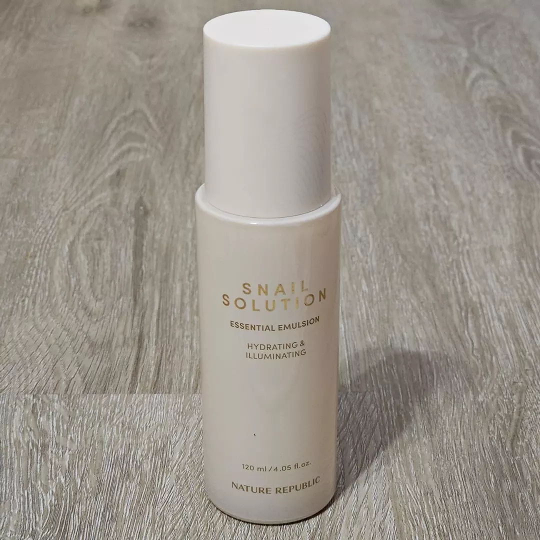 ⭐️NEW⭐️ Nature Republic - Snail Solution Essential Emulsion, 120 mL thumbnail