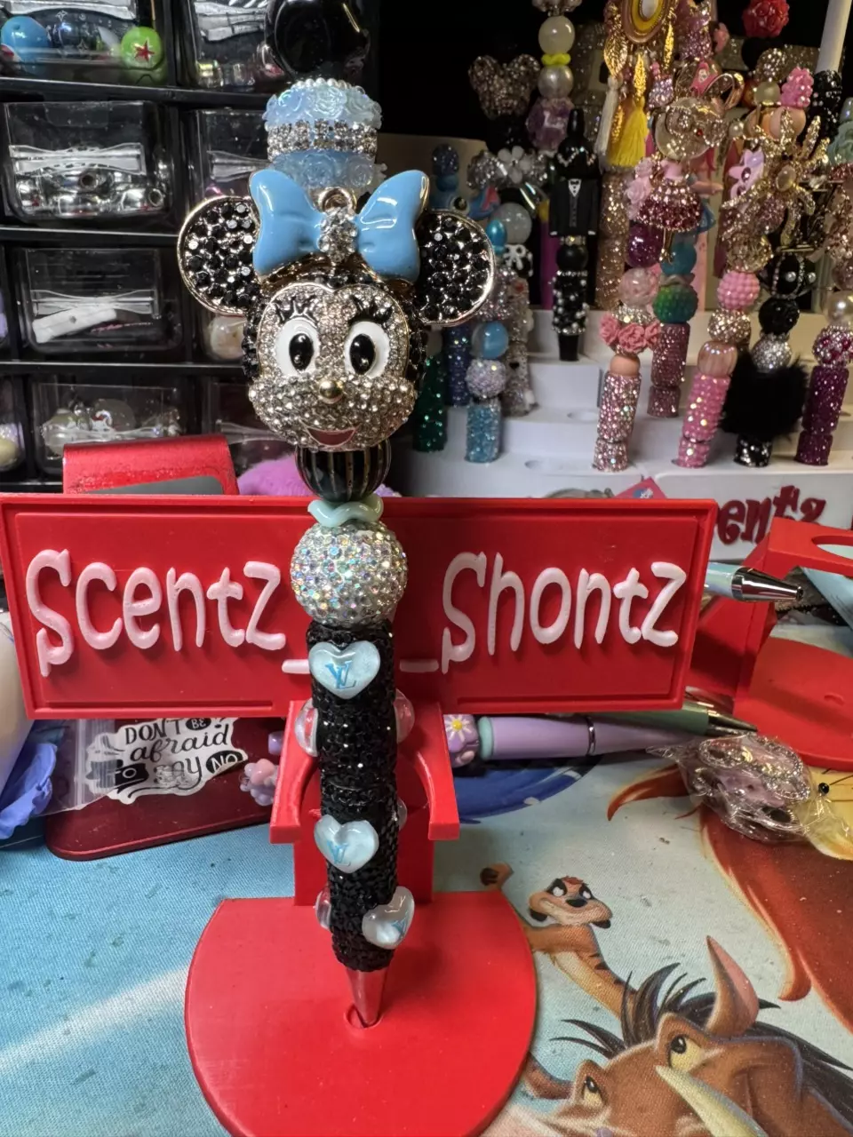 Fancy Minnie mouse focal on a fancy pen. thumbnail