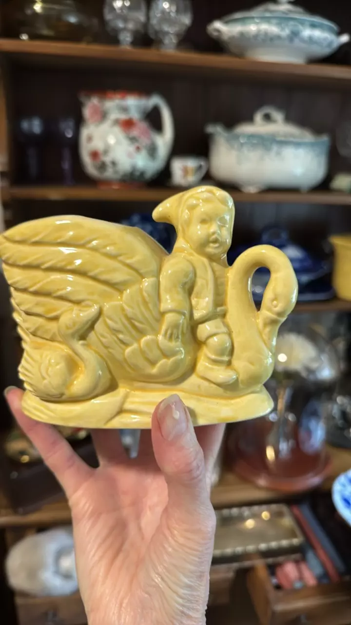 Baby on Swan planter thumbnail