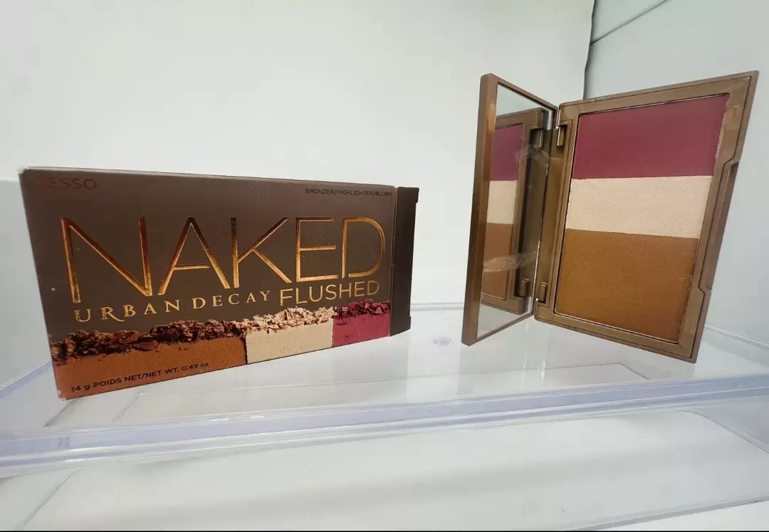 URBAN DECAY NAKED FLUSHED PALETTE- (Bronzer/Highlighter/Blush) SESSO thumbnail