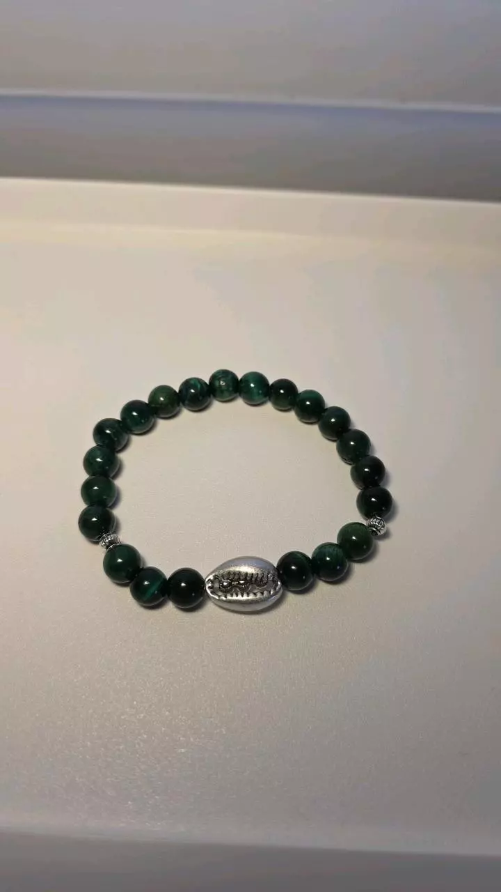 Green dyed Tiger's Eye Bracelet 8mm breads 7"wrist w/charms(5) thumbnail