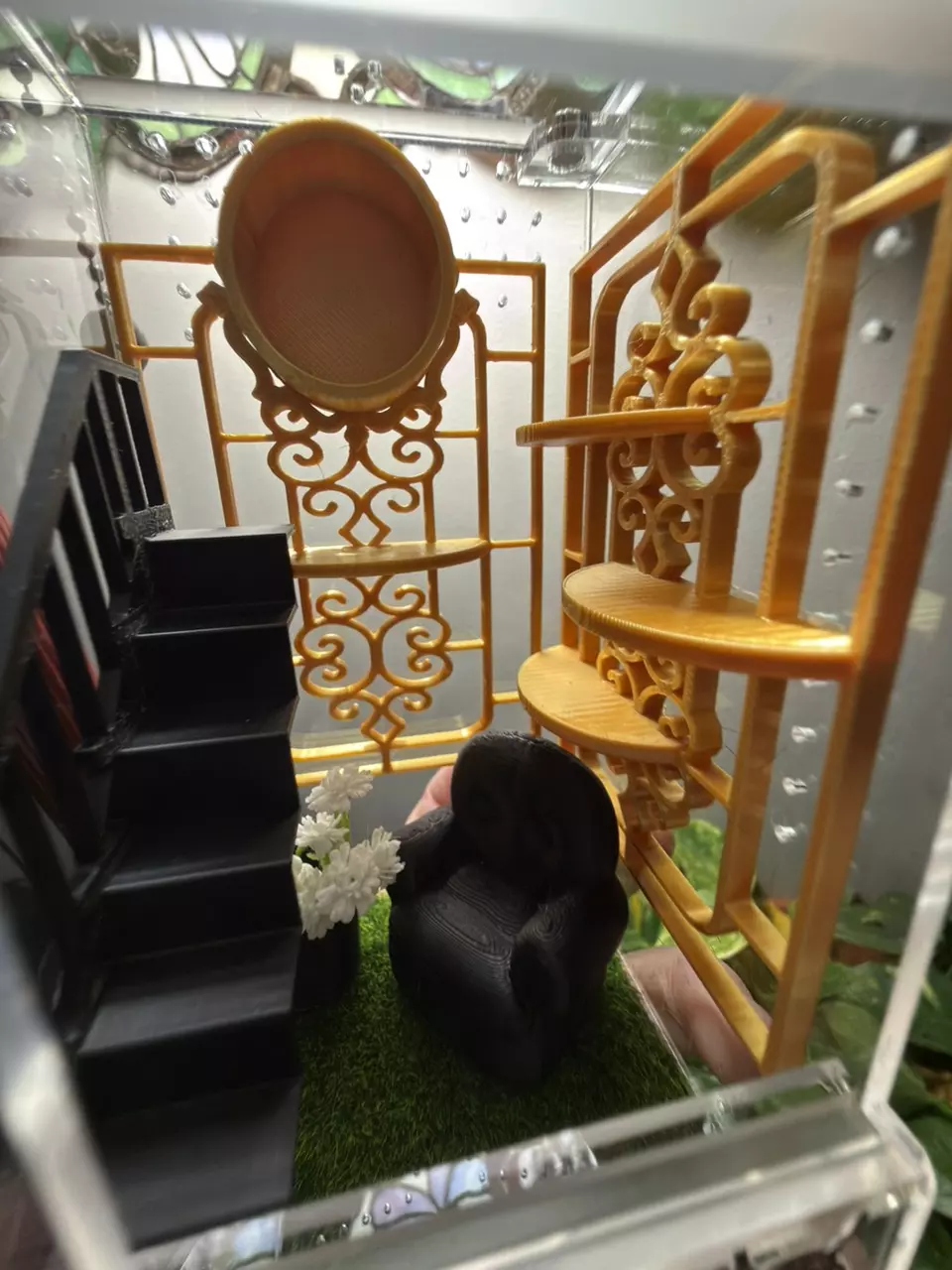 Golden enclosure Decor for jumping spider enclosure thumbnail