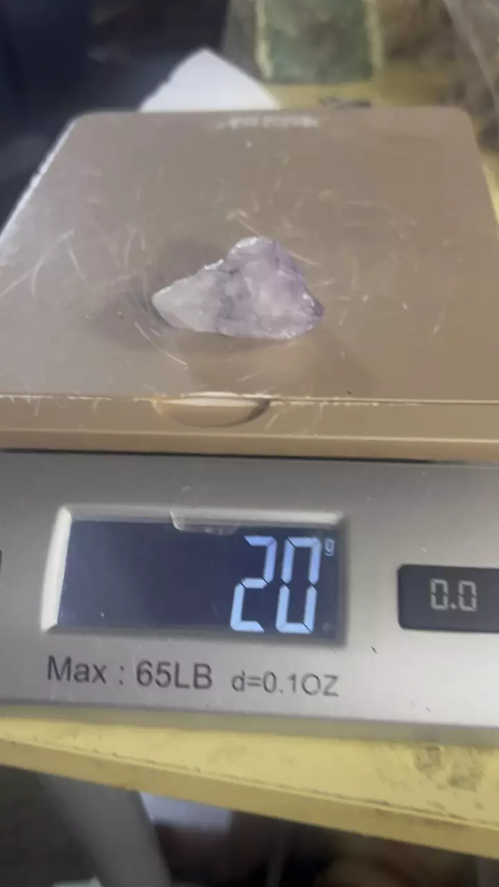 20 g  doublamethyst Amethyst Point.  1 inch thumbnail