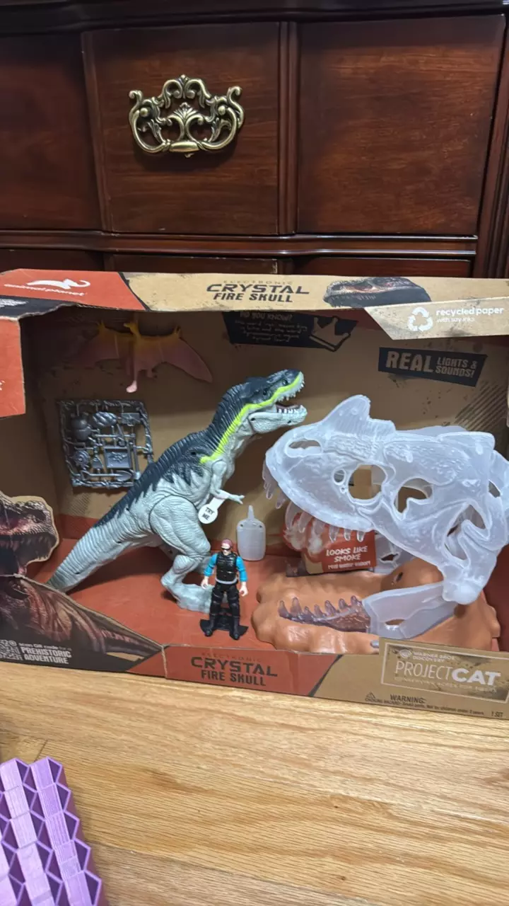 Electronic crystal fire skull. Animal planet. Dinosaur roars.  The skull lights thumbnail