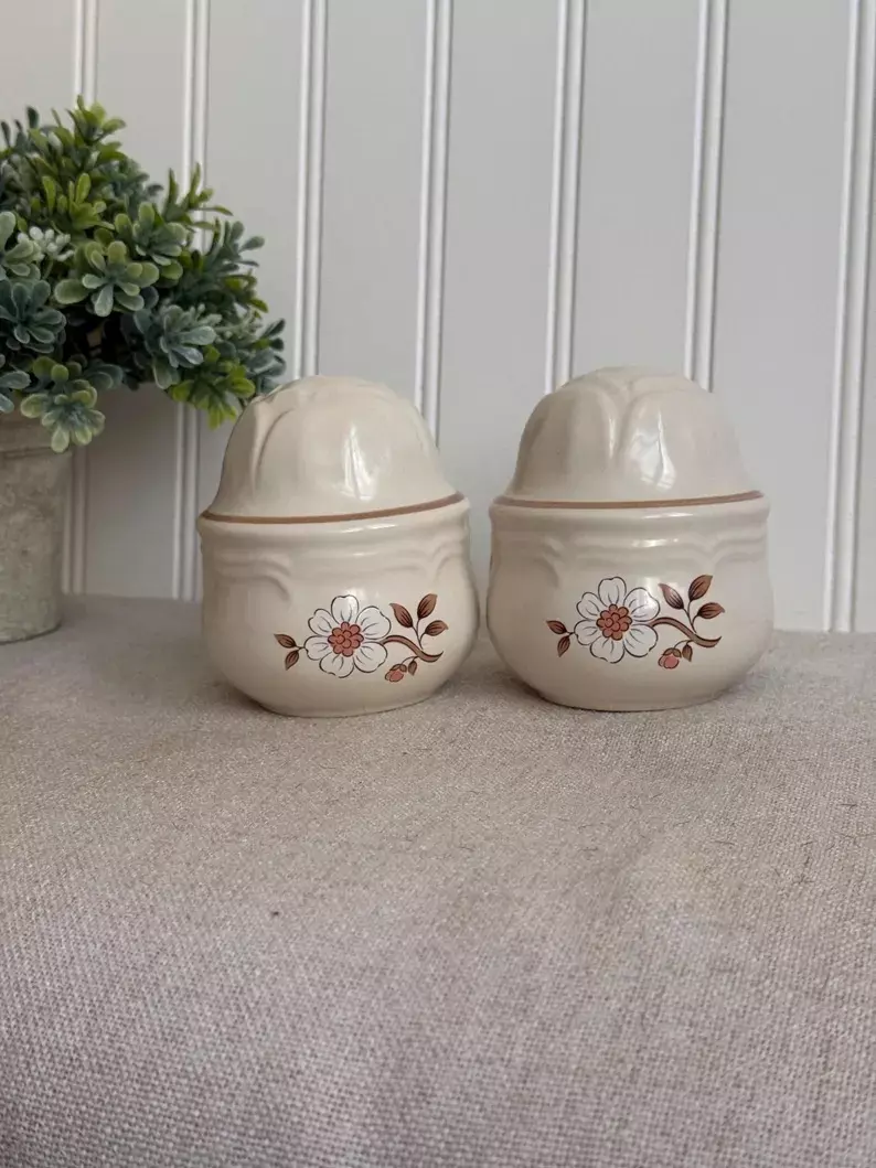 Vintage Ceramic Salt and Pepper Floral
Shakers thumbnail