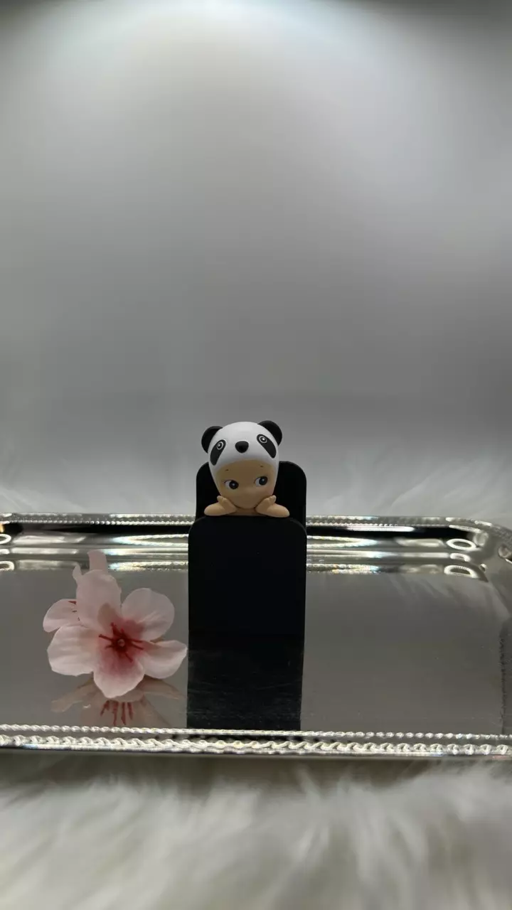 Sonny Angel Hipper Display Stand thumbnail