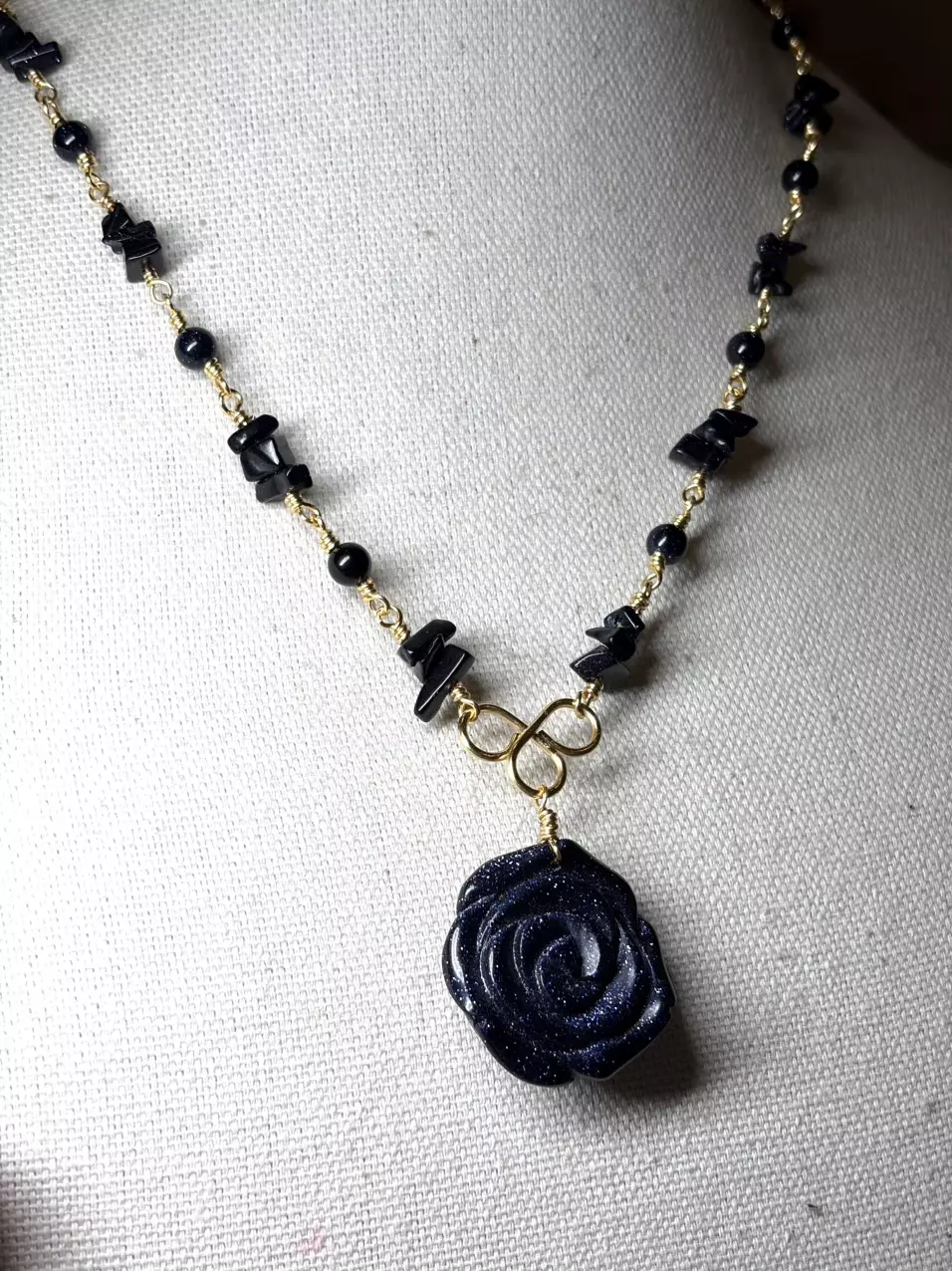 Blue stone flower necklace with bluestone chips and round beads thumbnail