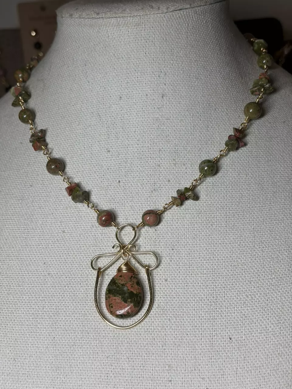 Unakite necklace with chips and round beads thumbnail