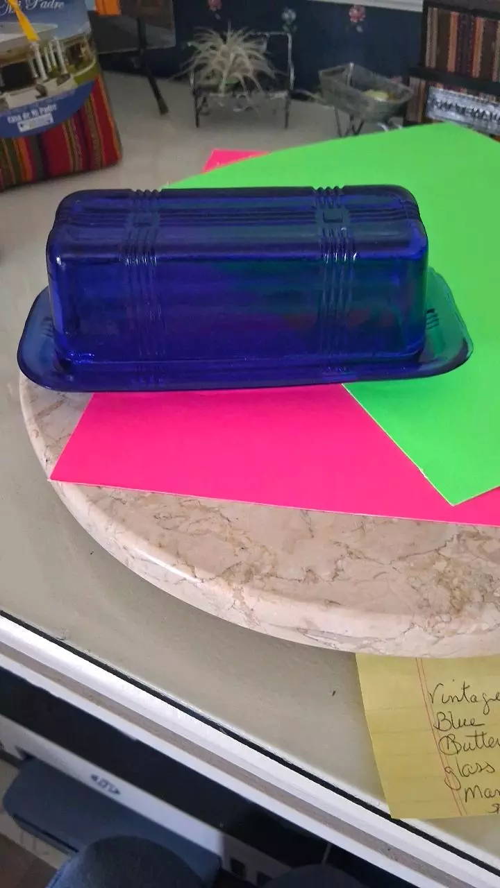 Depression glass with criss-cross pattern from 1930. Cobalt blue/ Vintage thumbnail