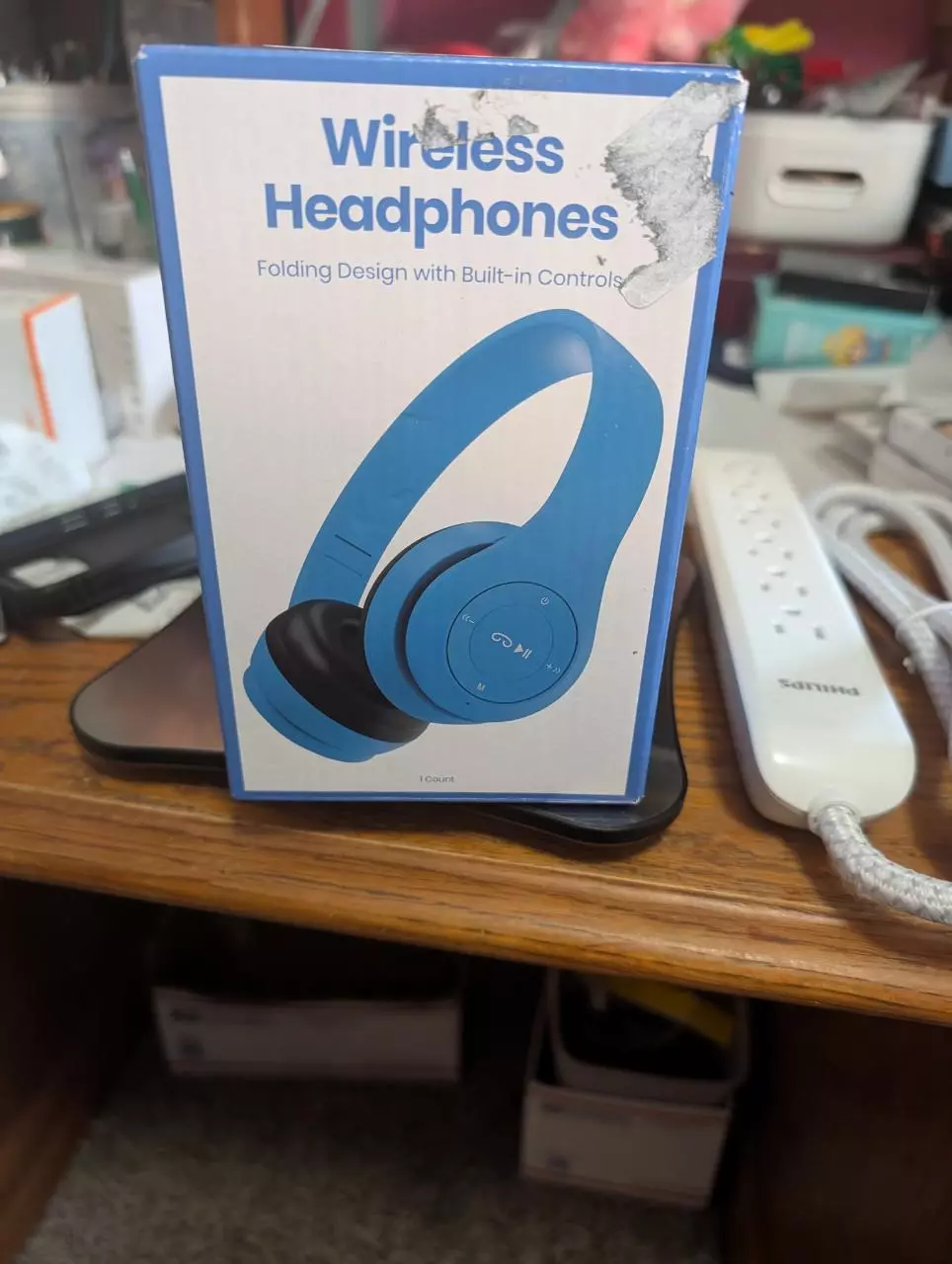 Blue foldable wireless headphones thumbnail