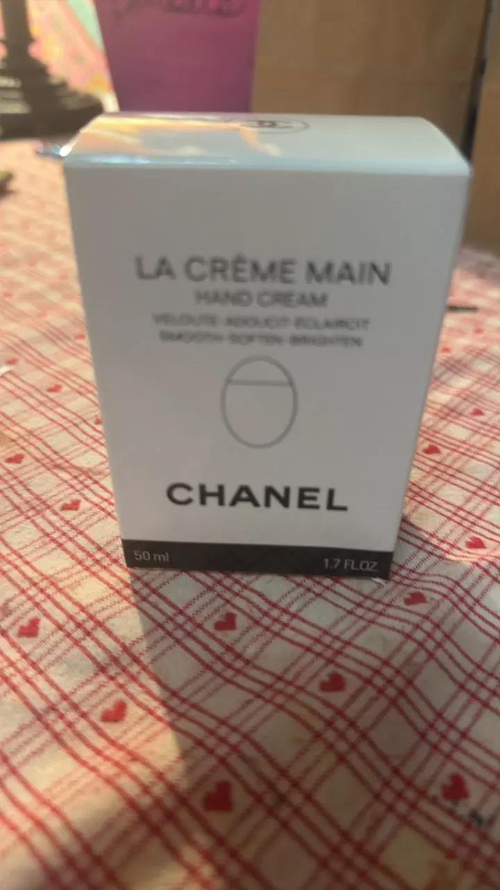 Chanel la crème main hand cream thumbnail