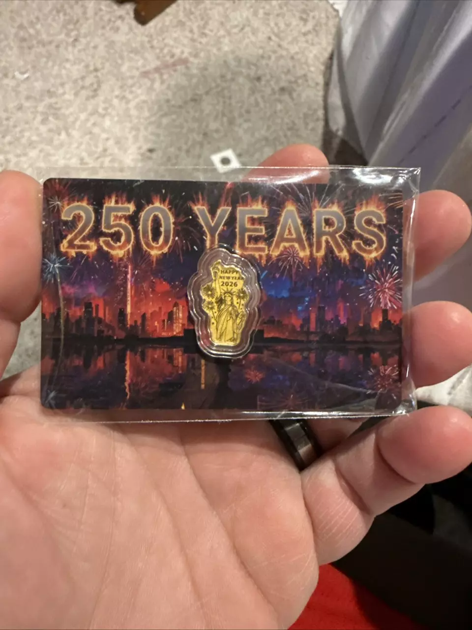 1/1000 Statue of Liberty Gold thumbnail