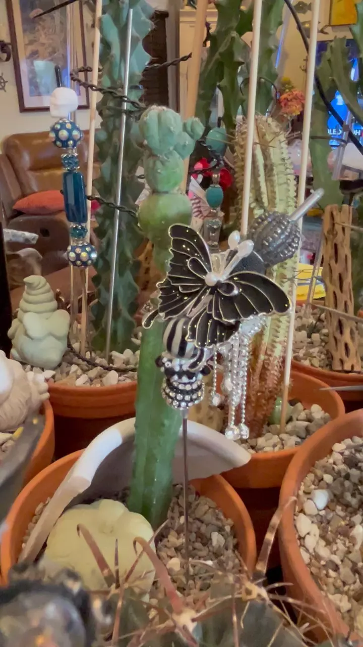 PBP 12" Pot be Priti (plant stake, pot pal) thumbnail