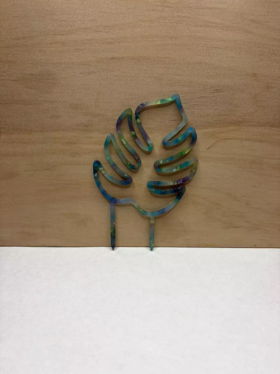 2pk Blackberry Tortoise Shell 6” Monstera Leaf Trellis thumbnail