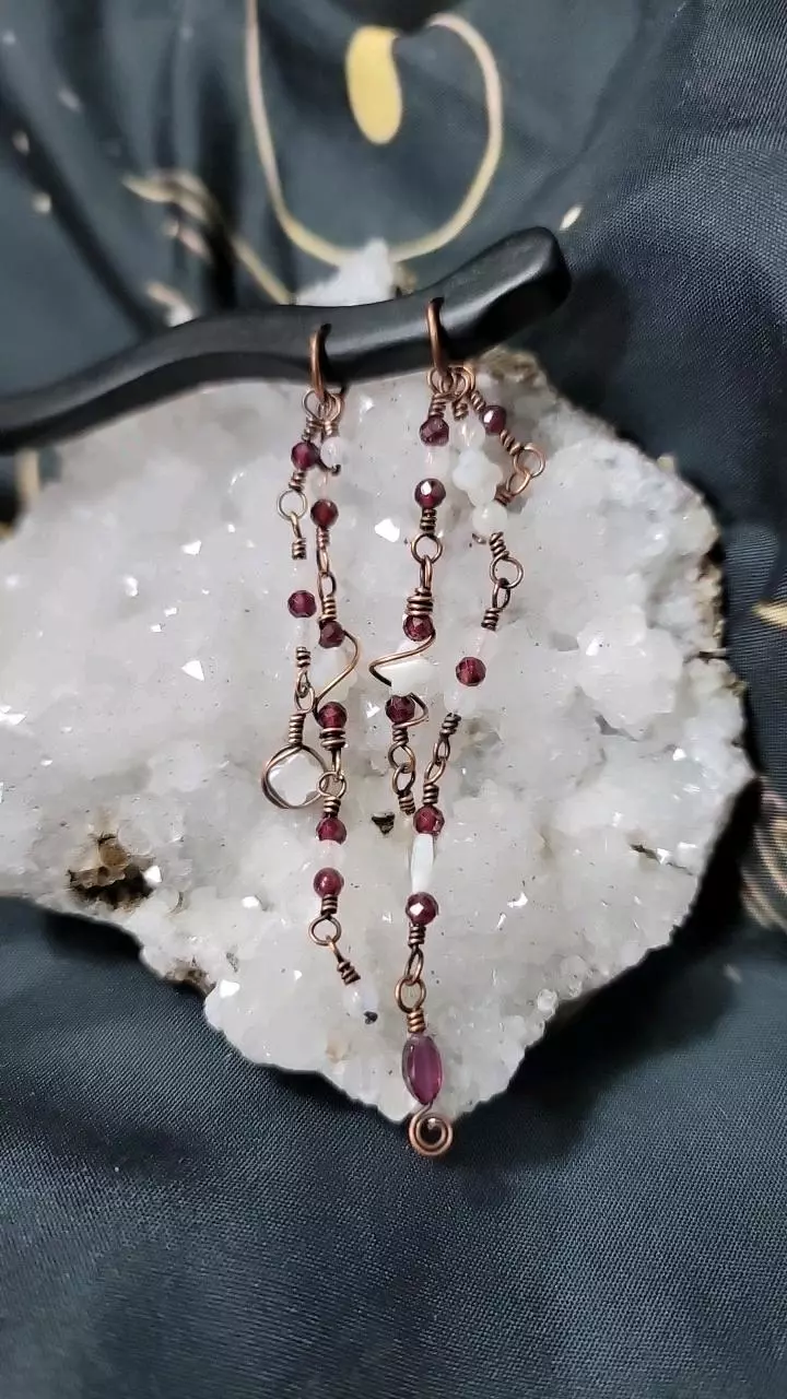 Hair stick 7" shell, garnet and moonstone beads thumbnail