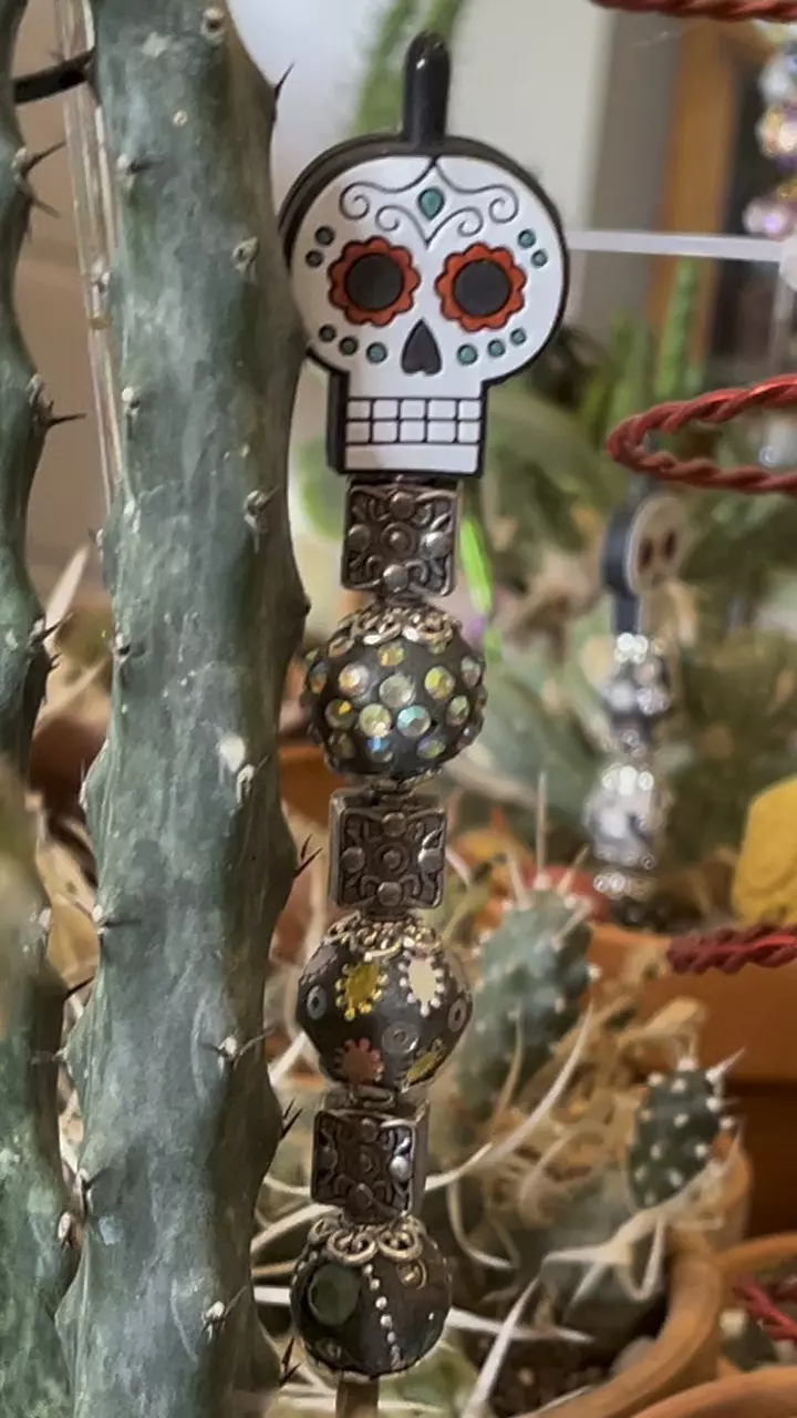 PBP 12" Pot be Priti (plant stake, pot pal) thumbnail