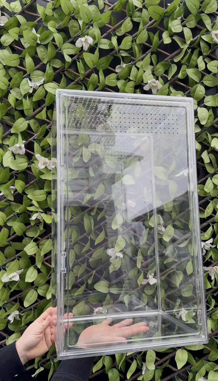 SKYSCRAPER ENCLOSURE LOW profile thumbnail