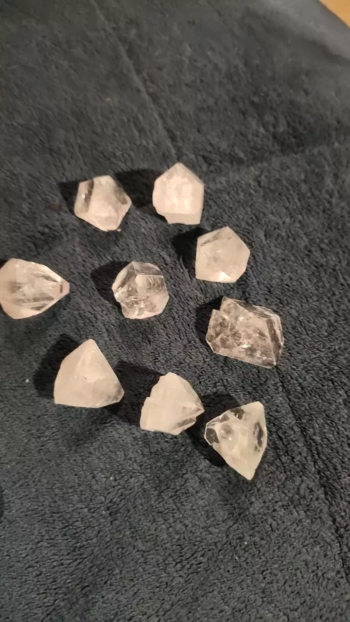 Apotholite crystal points 9 left thumbnail