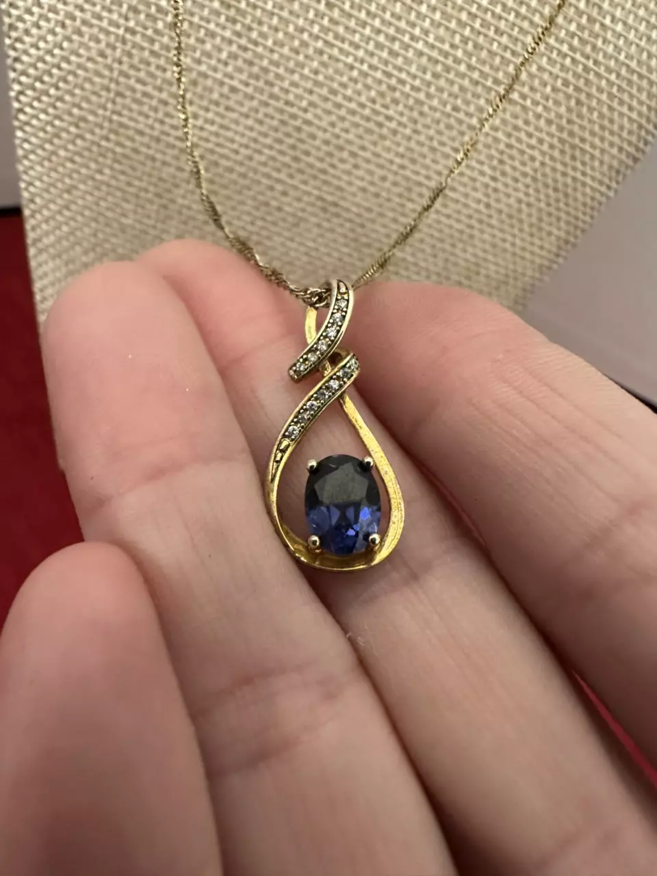 Gold tone chain/ pendant thumbnail