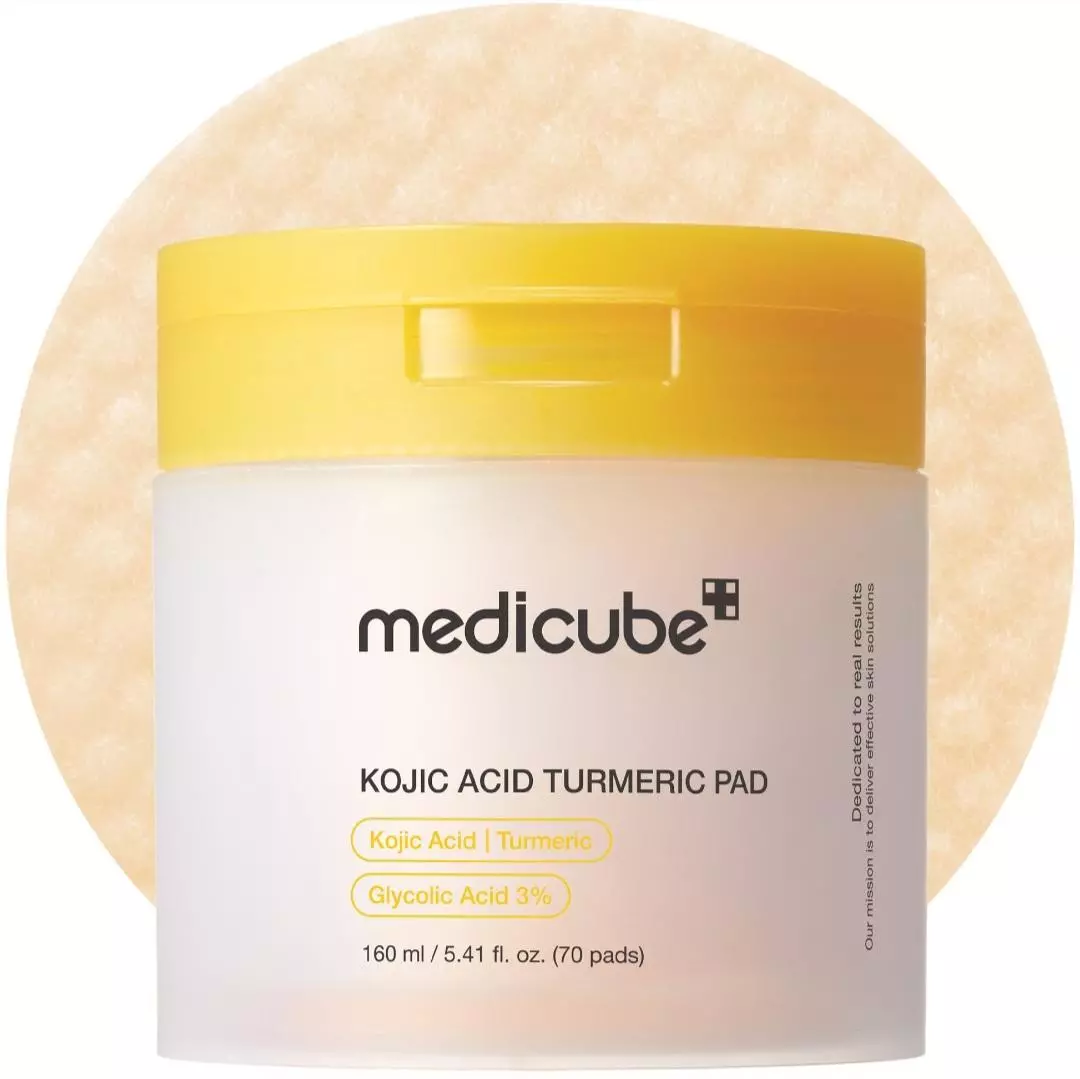 ⭐️NEW⭐️ Medicube K-Beauty - Kojic Acid Turmeric Pad, 70 Pads thumbnail
