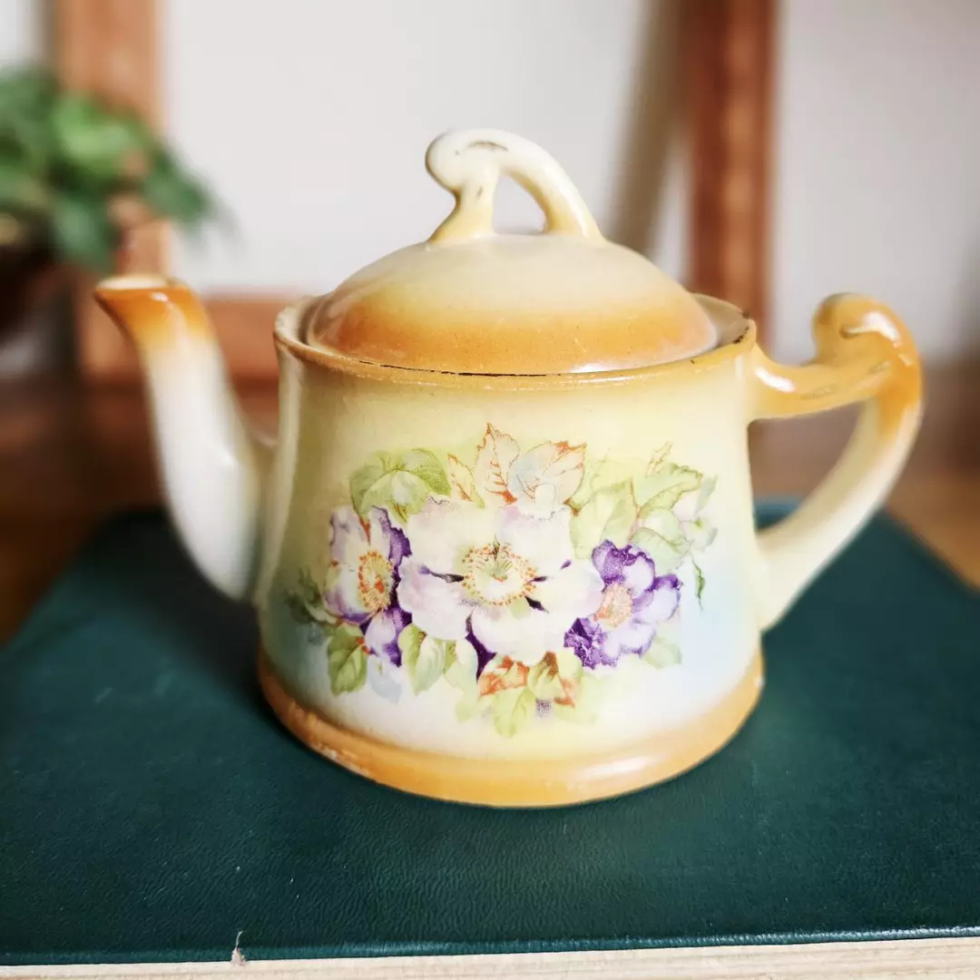 Ceramic Teapot thumbnail