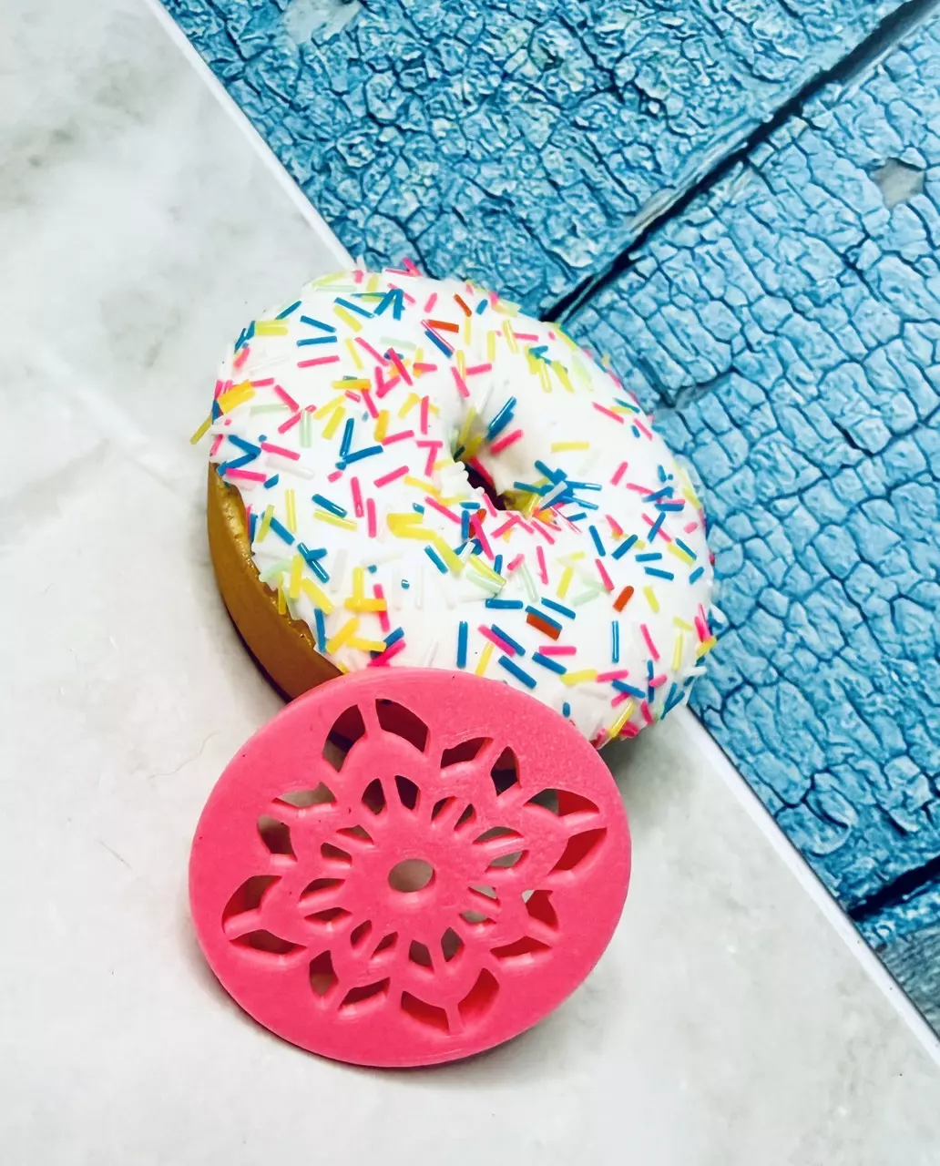 10 Corm Risers (with cup/lid) for Vapor/Puddle Method (Flamingo Pink) thumbnail