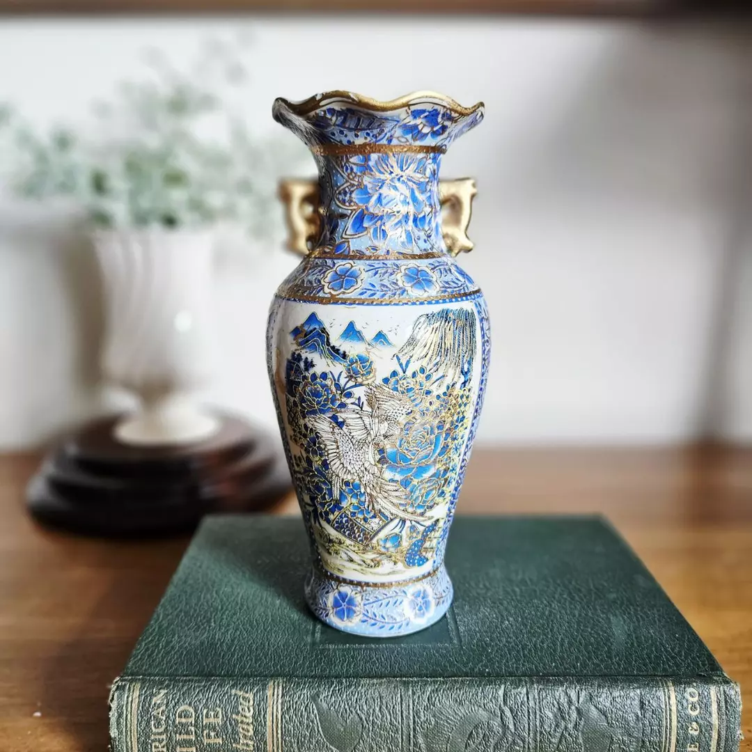 Chinoiserie Style Vase thumbnail