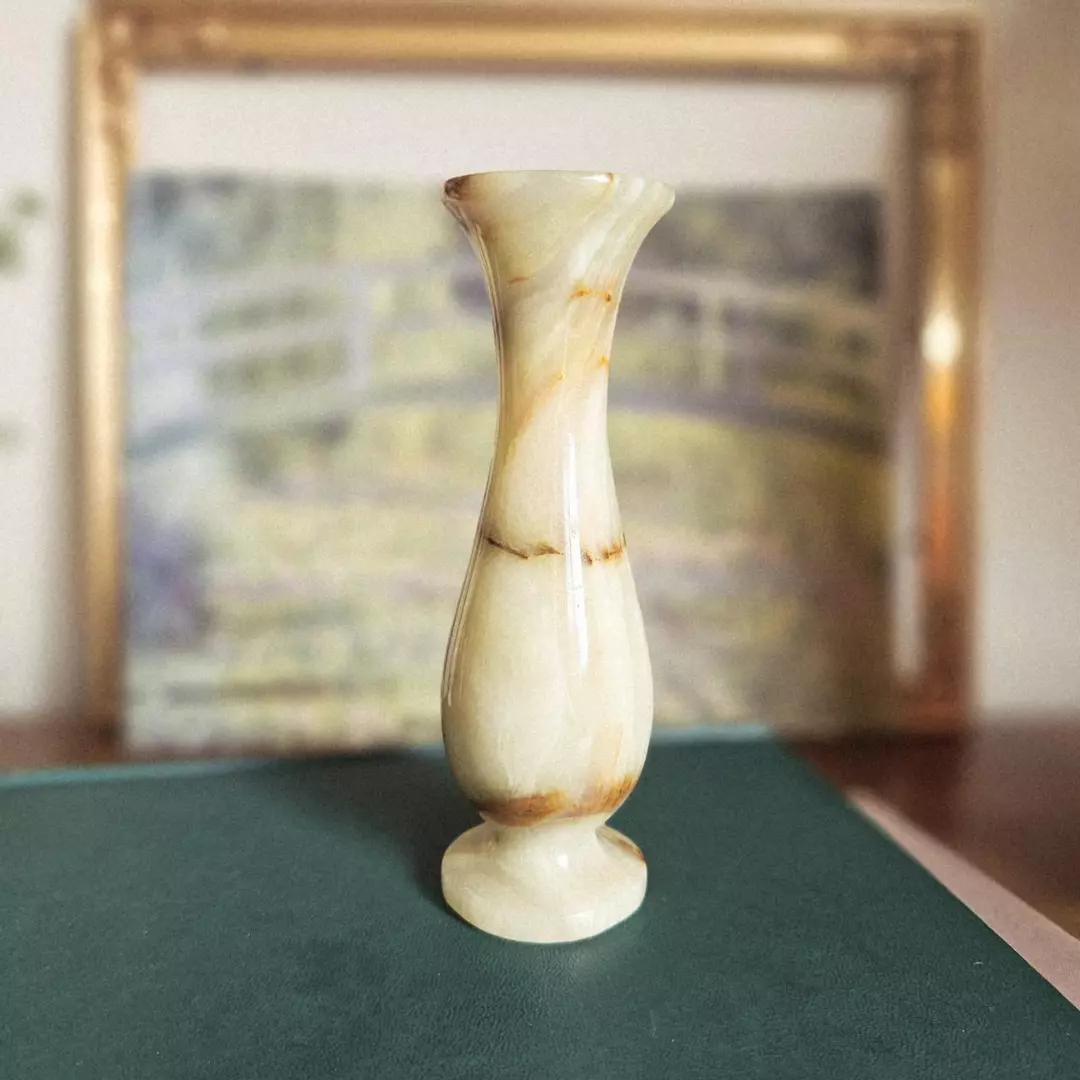 Onyx Vase thumbnail