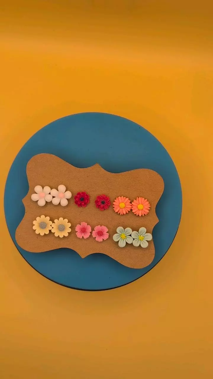 🌸 Spring Garden Stud Collection – 6-Pair Resin Earring Set 2🌸 thumbnail