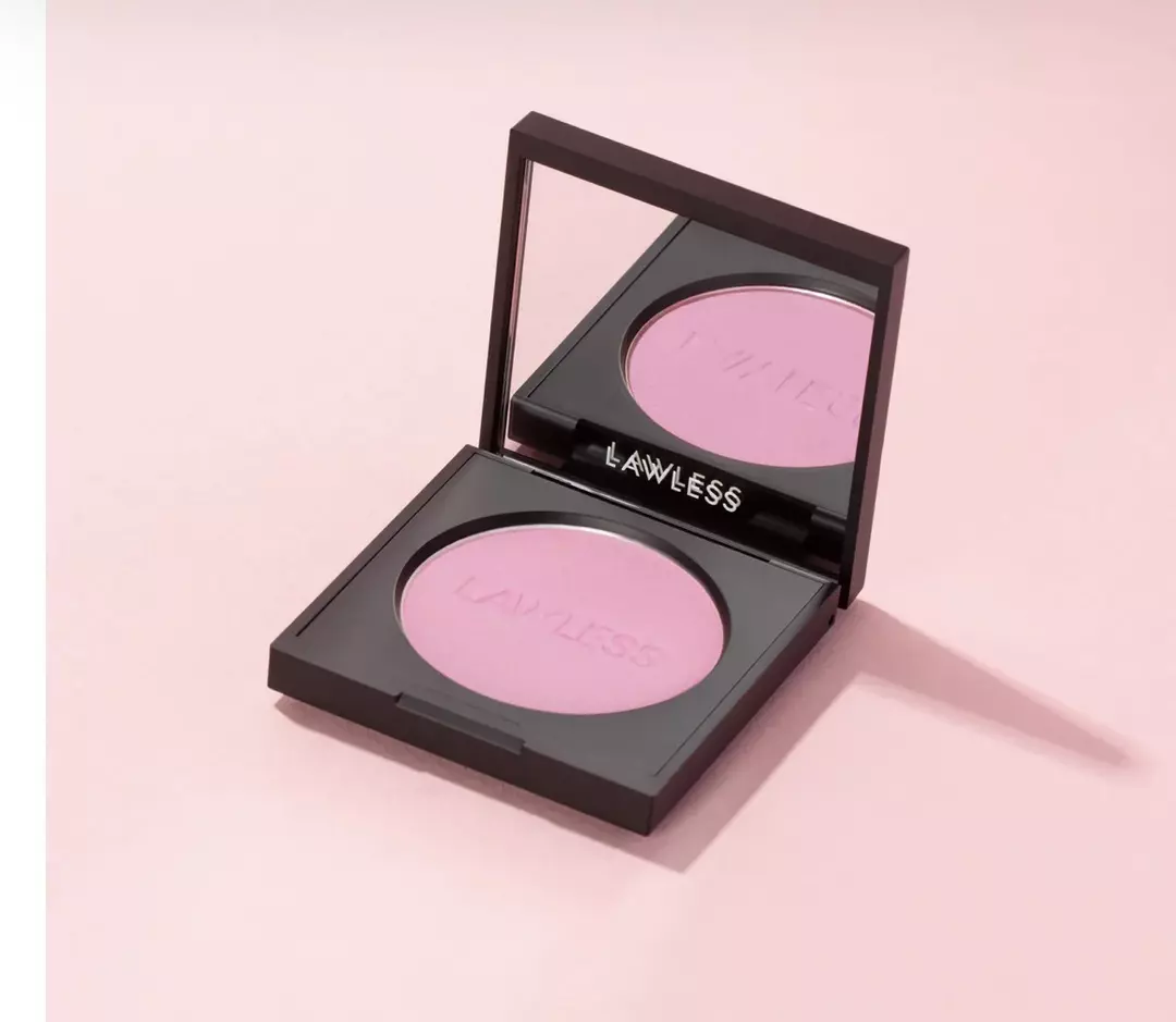 Lawless MAKE ME BLUSH TALC-FREE VELVET BLUSH in Daisy Pink thumbnail