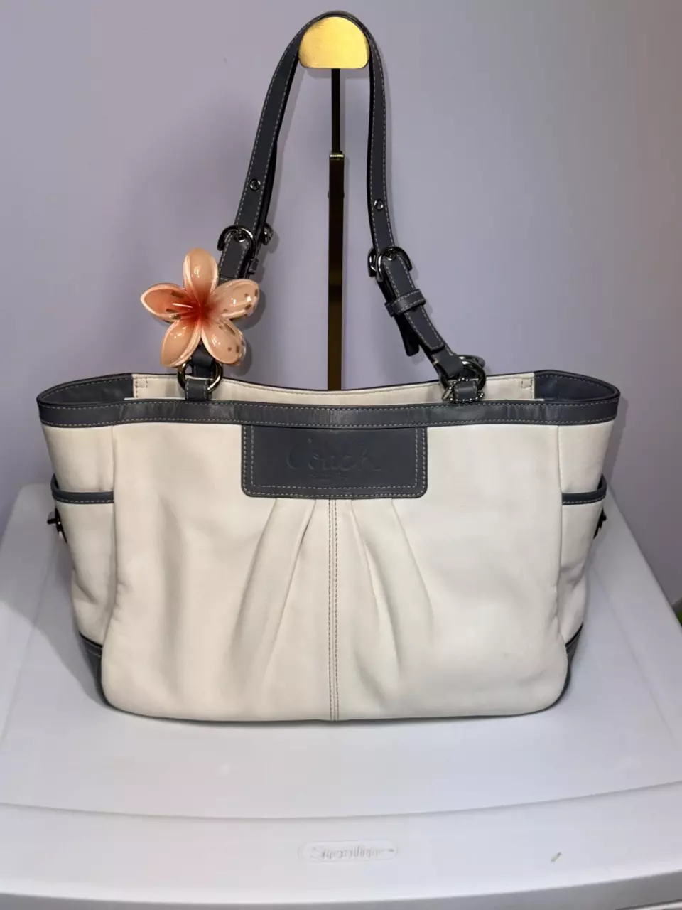 Coach Leather Tote – Cream/Gray thumbnail