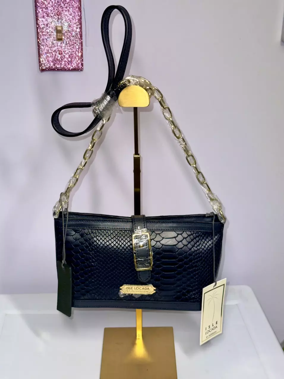 Isle Locada Croc Shoulder Bag – Black thumbnail