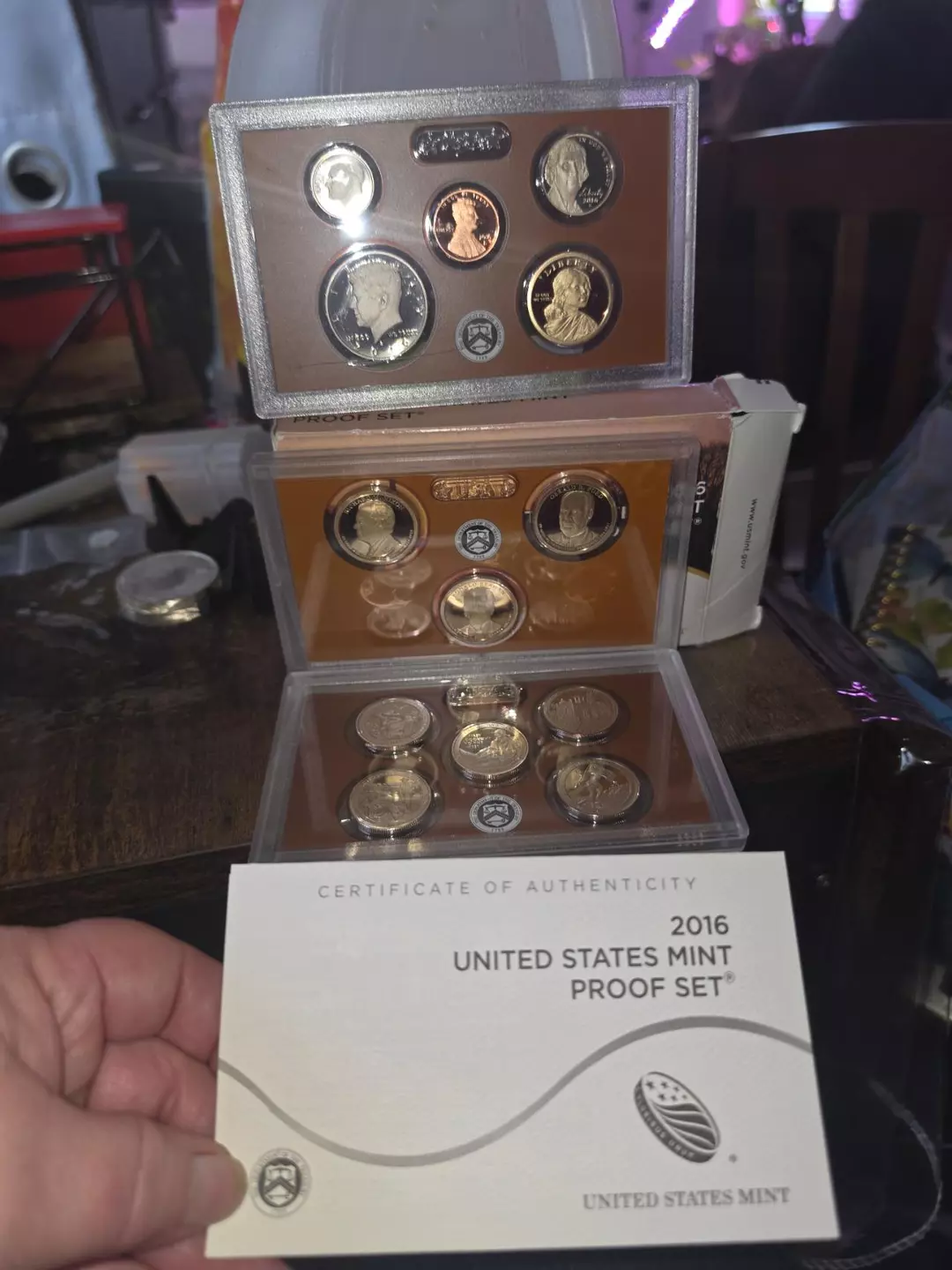 Proof Set 2016 U.S mint Proof  set (one case is scratched) thumbnail