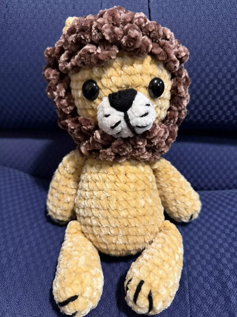 CROTCHET LYON 9in Handmade Plush thumbnail