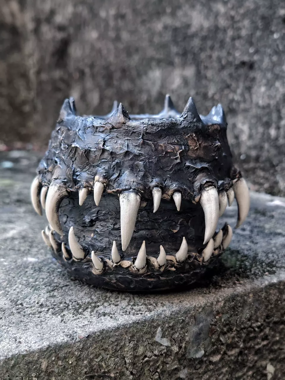 Dark Gothic style flowerpot thumbnail