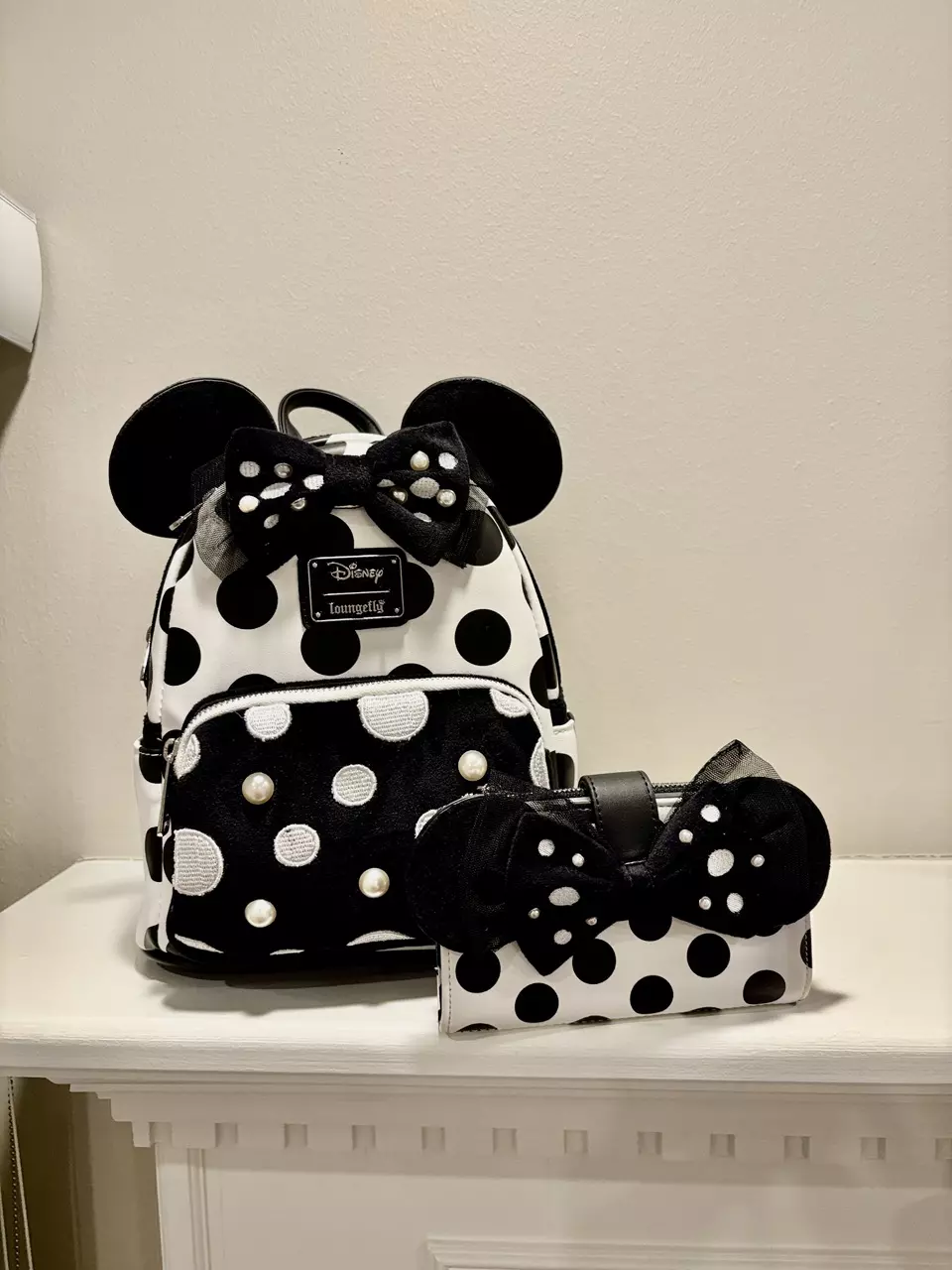 HT Loungefly Disney Minnie Mouse Polka Dot Pearl Backpack with matching wallet thumbnail