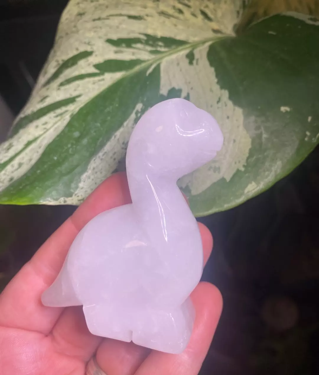 Quartz Dino Carving thumbnail