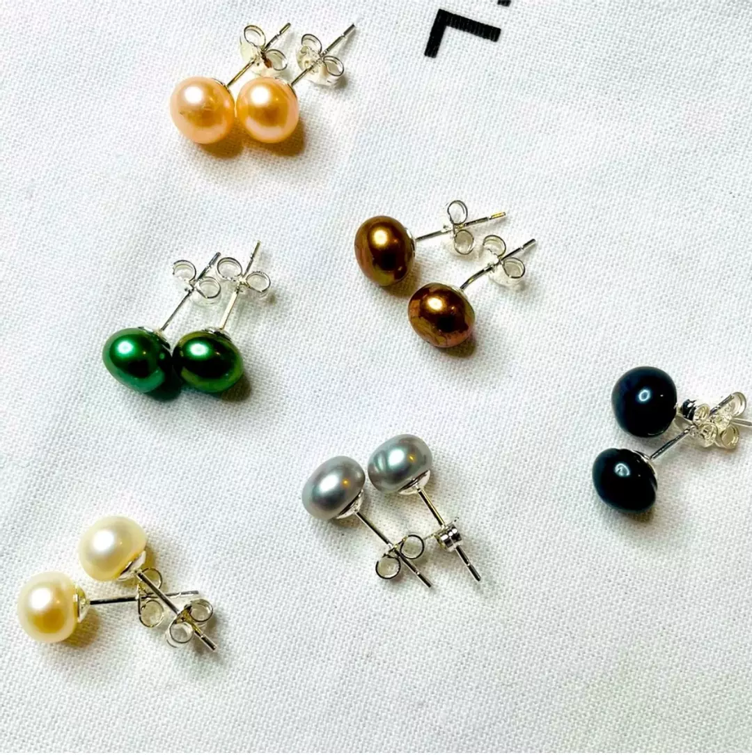 Gray Natural 7-8mm Freshwater Pearl Stud Earrings 925 Sterling Silver Posts thumbnail