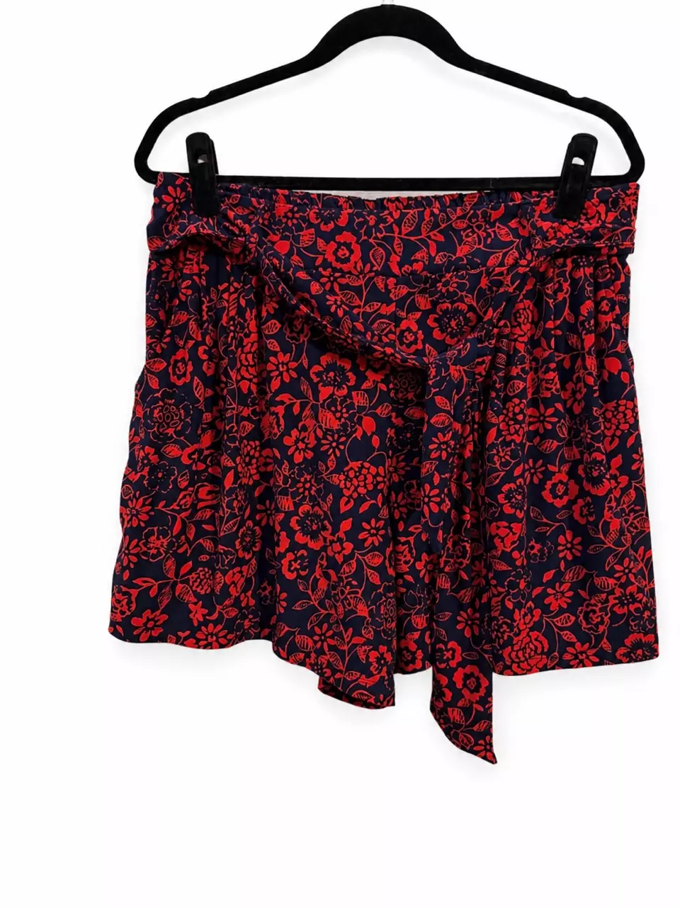 Terra & Sky floral shorts red and blue floral with pockets size 14- NWOT thumbnail