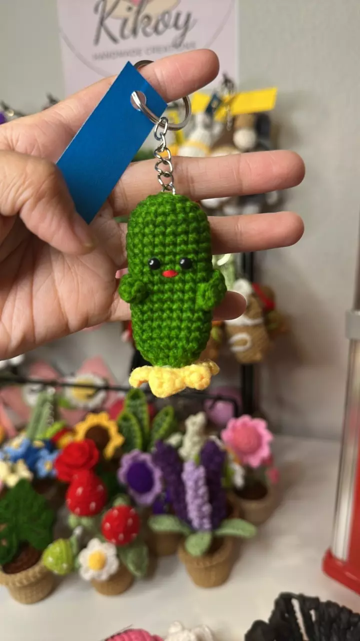 Pickle Clicker Fidget Keychain thumbnail