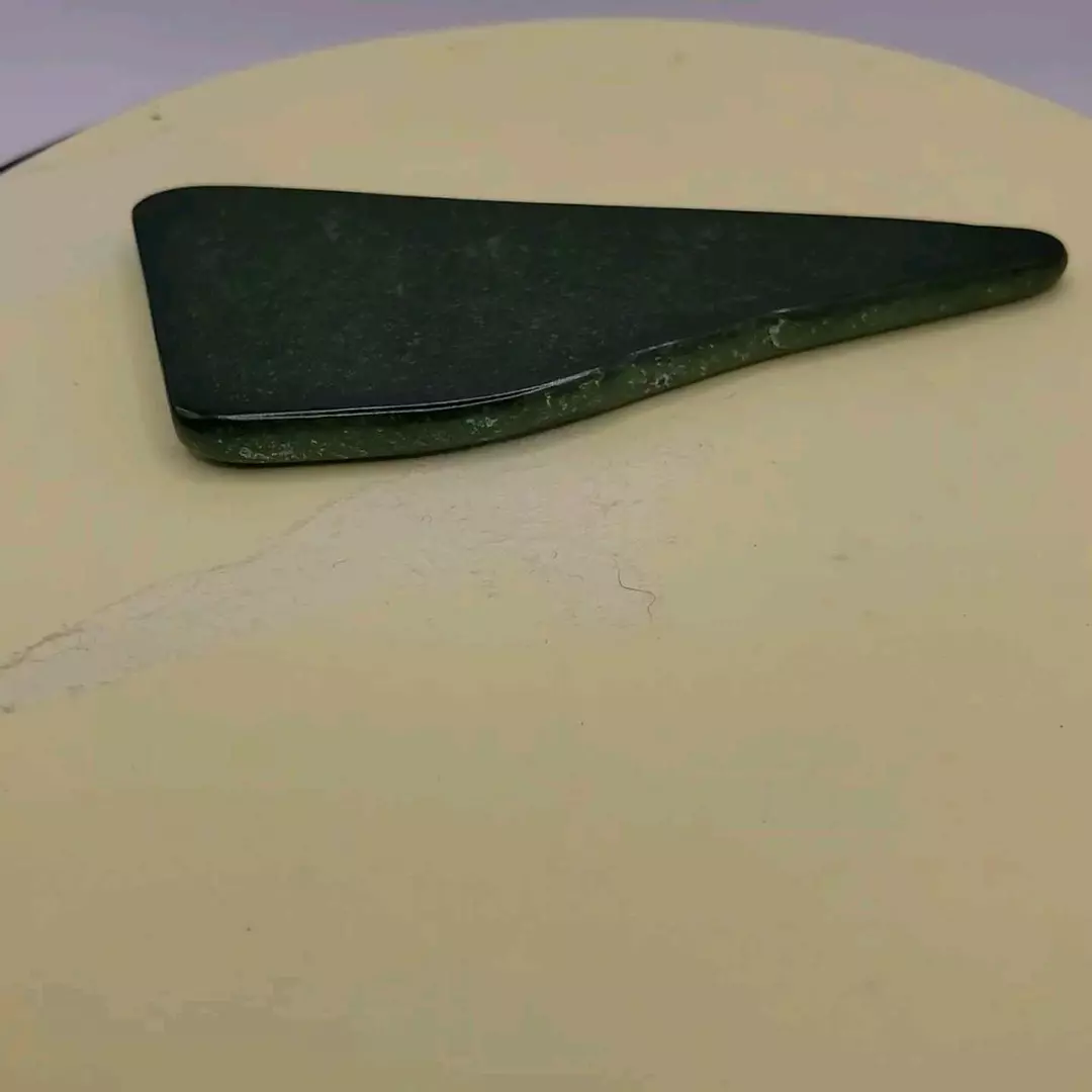 Polished Alaskan Jade Specimen (20g) 7.4cm X 2mm thumbnail