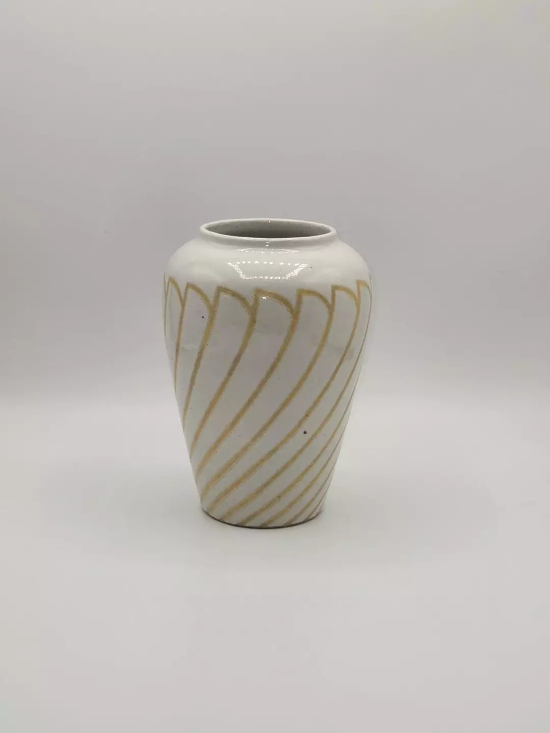 Vintage Ohlinger Studio Pottery Vase White Beige Spiral Mid Century Modern thumbnail