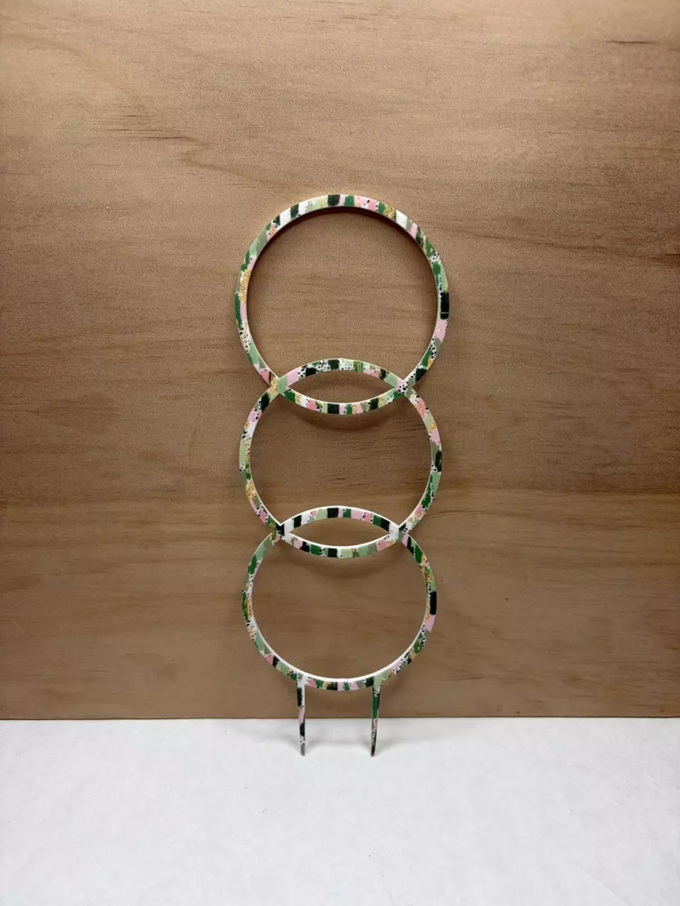 1pk Pink/Green Brush Strokes 10” Circle Stacked Trellis thumbnail